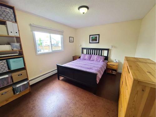 5202 43 Avenue, Grimshaw, AB - Indoor Photo Showing Bedroom