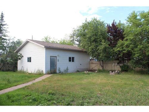 304 6Th Avenue Se, Manning, AB - Outdoor