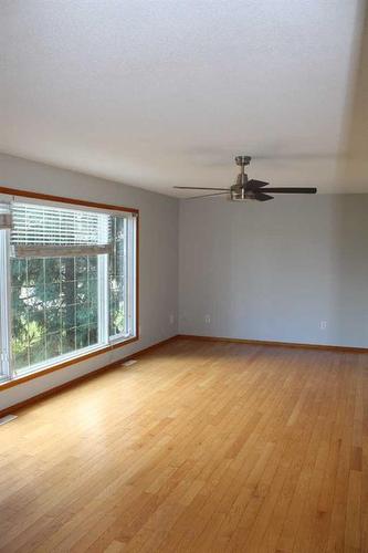 304 6Th Avenue Se, Manning, AB - Indoor Photo Showing Other Room