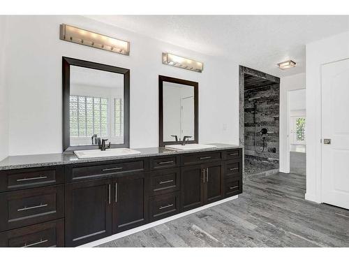 6-60031 Twp Rd 704A, Rural Grande Prairie No. 1, County Of, AB - Indoor Photo Showing Bathroom