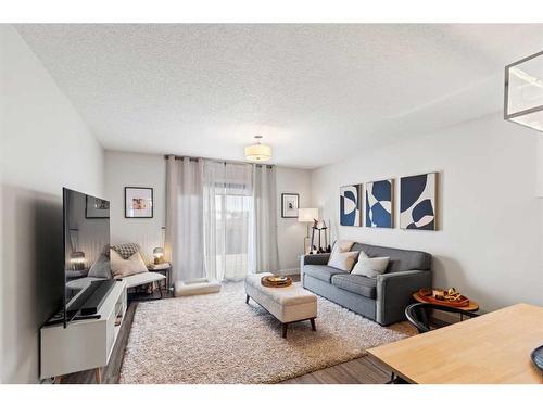 12625 102A Street, Grande Prairie, AB - Indoor Photo Showing Living Room