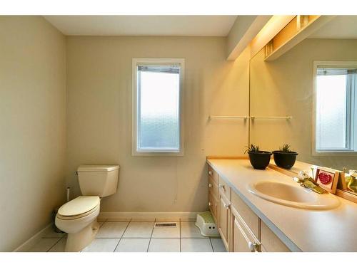 10010 89 Street, Peace River, AB - Indoor Photo Showing Bathroom