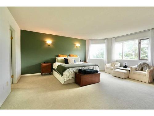 10010 89 Street, Peace River, AB - Indoor Photo Showing Bedroom