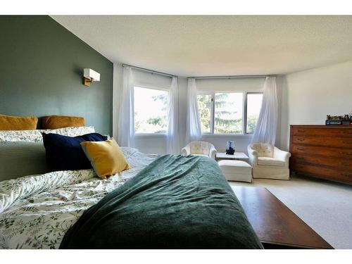 10010 89 Street, Peace River, AB - Indoor Photo Showing Bedroom