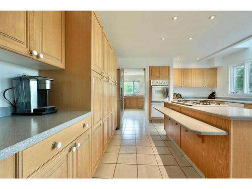 10010 89 Street, Peace River, AB - Indoor Photo Showing Kitchen