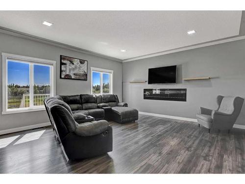 11031 33 Avenue, Rural Grande Prairie No. 1, County Of, AB - Indoor Photo Showing Living Room With Fireplace