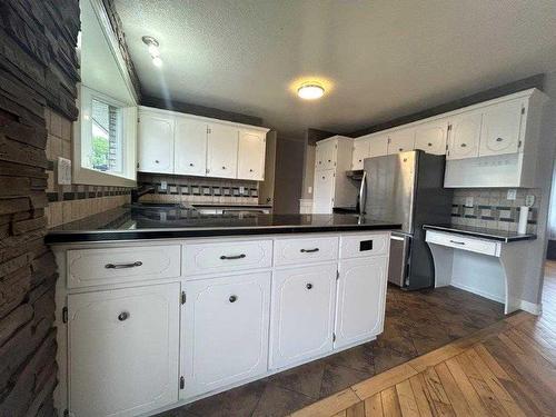 11305 101B Street, Grande Prairie, AB - Indoor Photo Showing Kitchen