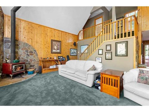 42 & 46-742033 Range Road 53, Rural Grande Prairie No. 1, County Of, AB - Indoor Photo Showing Living Room