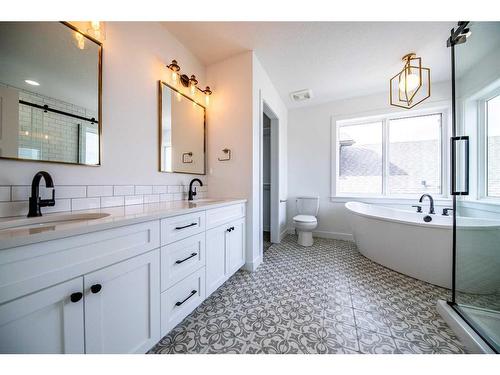 12022 83 Avenue, Grande Prairie, AB - Indoor Photo Showing Bathroom