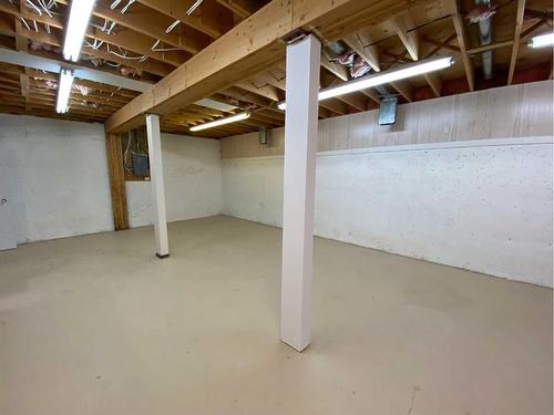 922 2 Avenue, Beaverlodge, AB - Indoor Photo Showing Basement