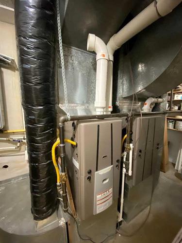 922 2 Avenue, Beaverlodge, AB - Indoor Photo Showing Basement