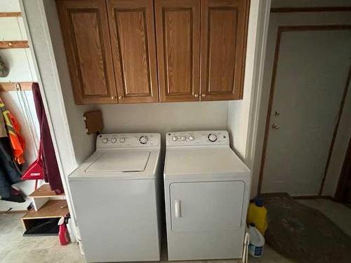 4617 53 Avenue, Grimshaw, AB - Indoor Photo Showing Laundry Room