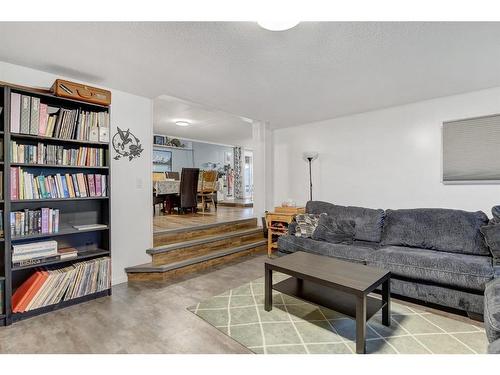 724006 Range Road 45, Rural Grande Prairie No. 1, County Of, AB - Indoor Photo Showing Living Room