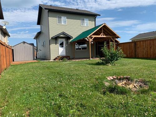 9709 113 Avenue, Clairmont, AB - Outdoor