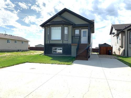 9709 113 Avenue, Clairmont, AB - Outdoor