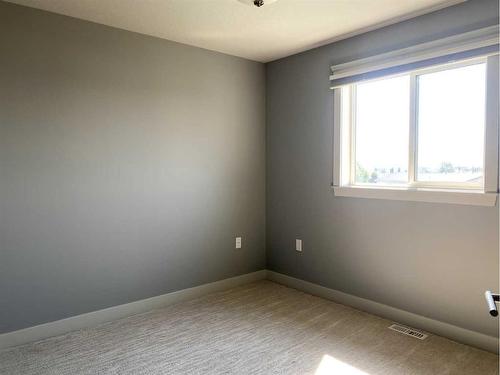 9709 113 Avenue, Clairmont, AB - Indoor Photo Showing Other Room