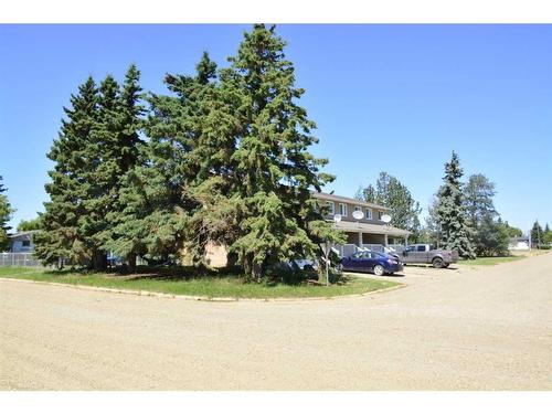 4906-4914 49 Street, Berwyn, AB - Outdoor