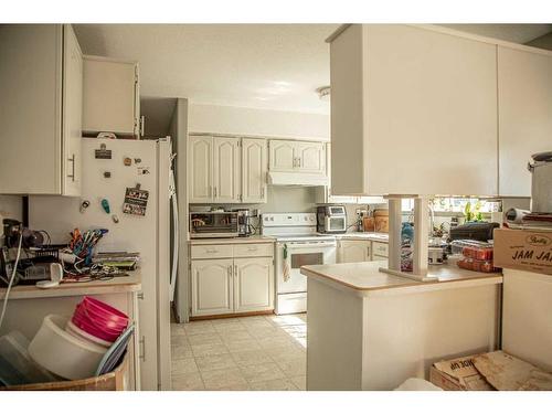 10403 108 Avenue, High Level, AB - Indoor Photo Showing Kitchen