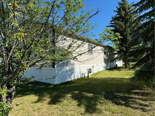 7909 97 Avenue, Peace River, AB 