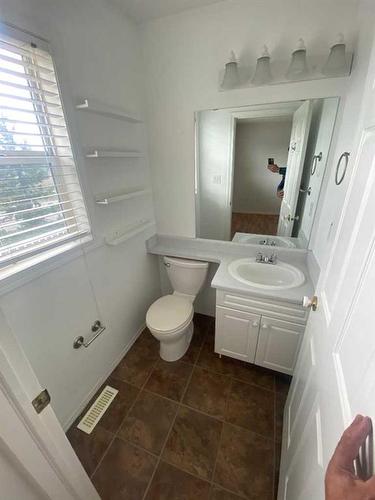 310-6914 100, Grande Prairie, AB - Indoor Photo Showing Bathroom