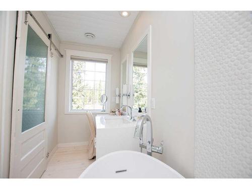 64024 Township Road 703A, Rural Grande Prairie No. 1, County Of, AB - Indoor Photo Showing Bathroom