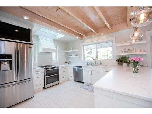 64024 Township Road 703A, Rural Grande Prairie No. 1, County Of, AB - Indoor Photo Showing Kitchen With Upgraded Kitchen