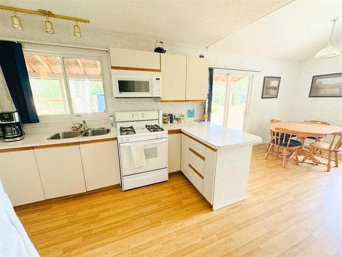 Lot#5 Fivestar, Rural Smoky River No. 130, M.D. Of, AB - Indoor Photo Showing Kitchen With Double Sink