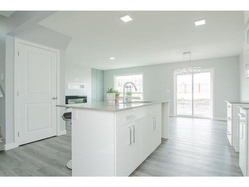 7802 91 Street, Grande Prairie, AB - Indoor Photo Showing Kitchen