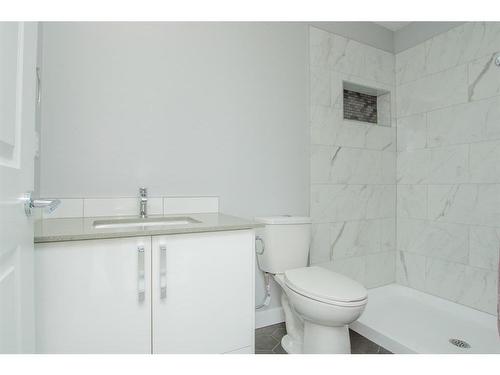 7802 91 Street, Grande Prairie, AB - Indoor Photo Showing Bathroom