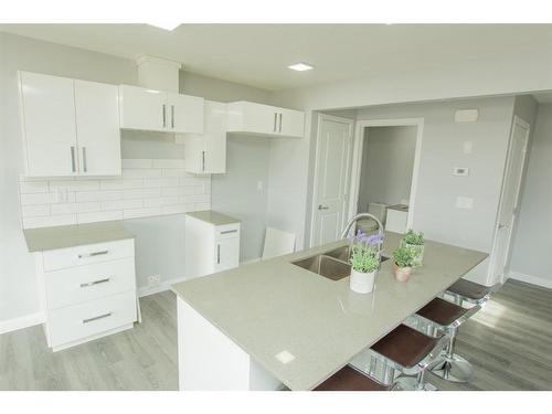 7802 91 Street, Grande Prairie, AB - Indoor Photo Showing Kitchen