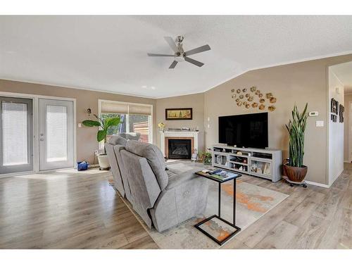 730073 Range Road 91, Rural Grande Prairie No. 1, County Of, AB - Indoor Photo Showing Living Room With Fireplace