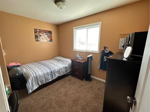 142 Pinnacle Avenue, Grande Prairie, AB - Indoor Photo Showing Bedroom