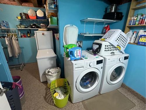 142 Pinnacle Avenue, Grande Prairie, AB - Indoor Photo Showing Laundry Room