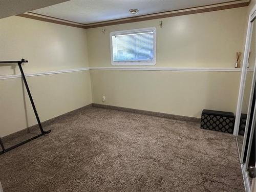 142 Pinnacle Avenue, Grande Prairie, AB - Indoor Photo Showing Other Room