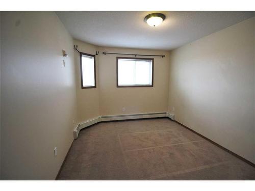 204-12015 Royal Oaks Drive, Grande Prairie, AB - Indoor Photo Showing Other Room