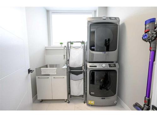 5705 Poplar Lane, Rural Grande Prairie No. 1, County Of, AB - Indoor Photo Showing Laundry Room