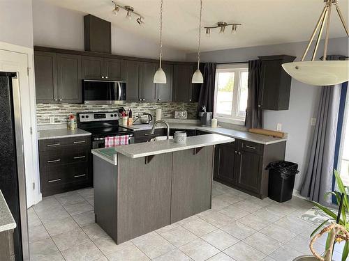 4801 45 Avenue, Spirit River, AB - Indoor Photo Showing Kitchen With Upgraded Kitchen