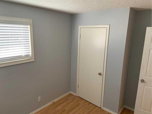 10618, 10620 101 Street, Peace River, AB - Indoor Photo Showing Other Room