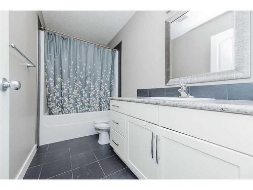 8810 88 Avenue, Grande Prairie, AB - Indoor Photo Showing Bathroom