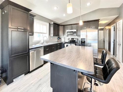 11559 75 Avenue, Grande Prairie, AB - Indoor Photo Showing Kitchen With Upgraded Kitchen