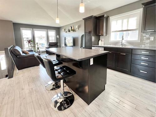 11559 75 Avenue, Grande Prairie, AB - Indoor Photo Showing Kitchen With Upgraded Kitchen