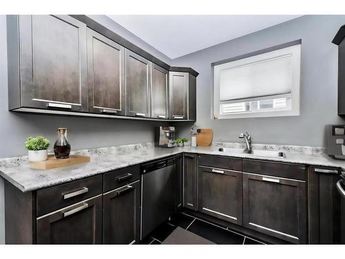 11559 75 Avenue, Grande Prairie, AB - Indoor Photo Showing Kitchen With Double Sink