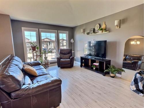 11559 75 Avenue, Grande Prairie, AB - Indoor Photo Showing Living Room