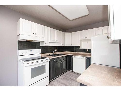 108-7014 100Street, Grande Prairie, AB - Indoor Photo Showing Kitchen