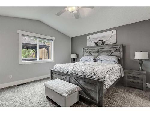 7749 Oxford Road, Rural Grande Prairie No. 1, County Of, AB - Indoor Photo Showing Bedroom