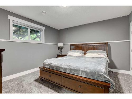 7749 Oxford Road, Rural Grande Prairie No. 1, County Of, AB - Indoor Photo Showing Bedroom