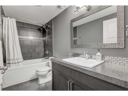 7749 Oxford Road, Rural Grande Prairie No. 1, County Of, AB - Indoor Photo Showing Bathroom