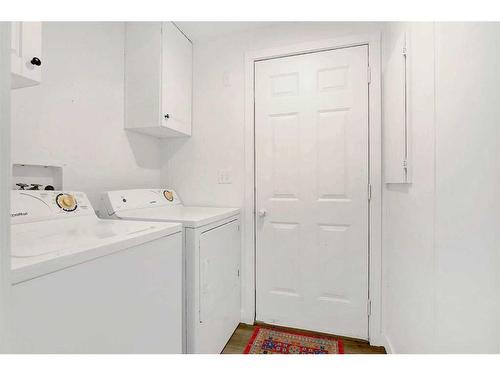 9712 108 Avenue, Clairmont, AB - Indoor Photo Showing Laundry Room