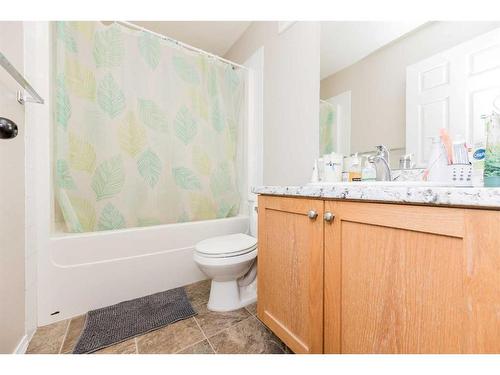 85 Pinnacle Crossing, Grande Prairie, AB - Indoor Photo Showing Bathroom