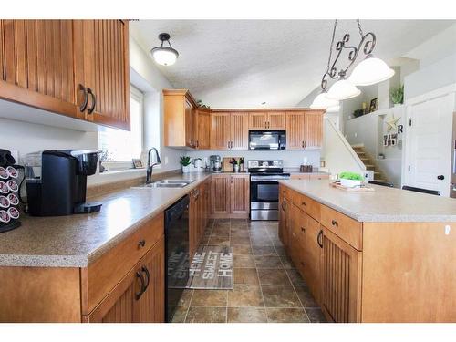 15716 103 Street, Rural Grande Prairie No. 1, County Of, AB - Indoor Photo Showing Kitchen With Double Sink